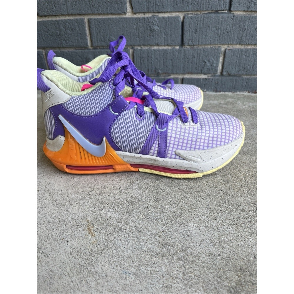 Kids Nike LeBron Witness 7 Action Grape Orange Size 5.5y Barely Worn - Picture 3 of 6